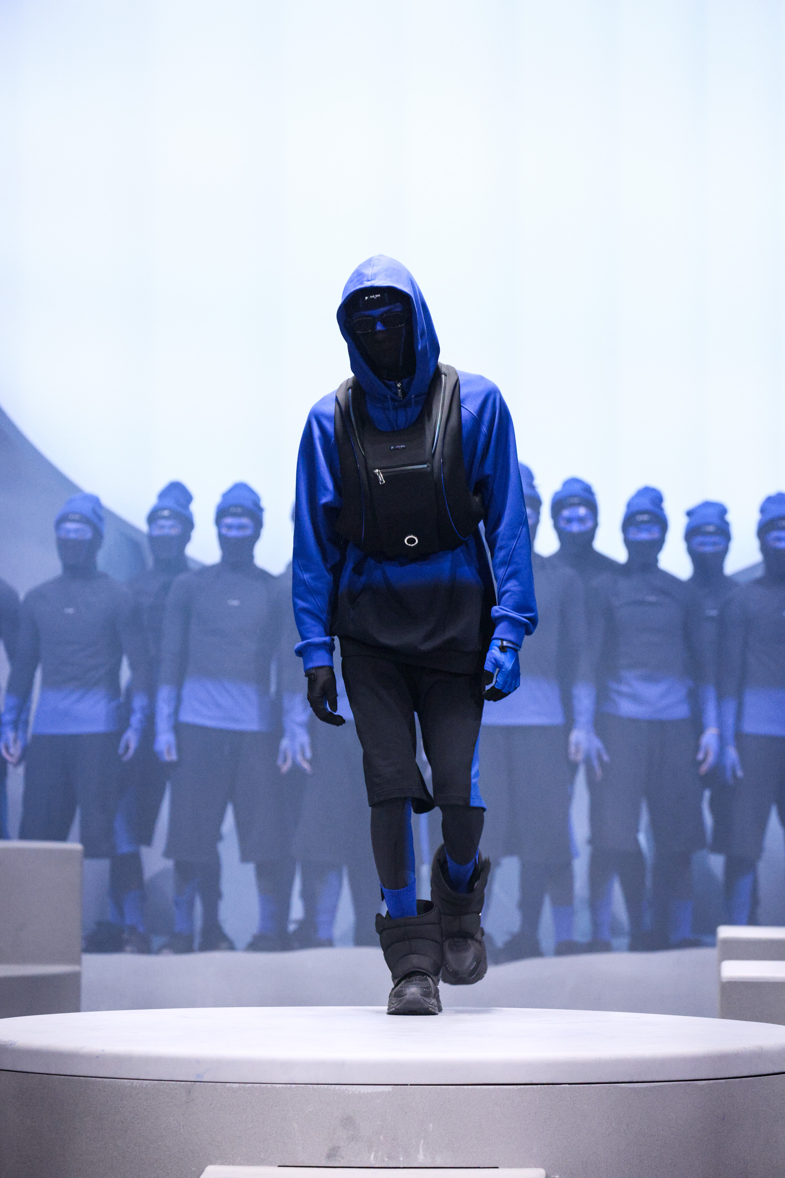 filafusion发布全新未来潮鞋armourboot铠甲靴解构先锋视觉语言演绎